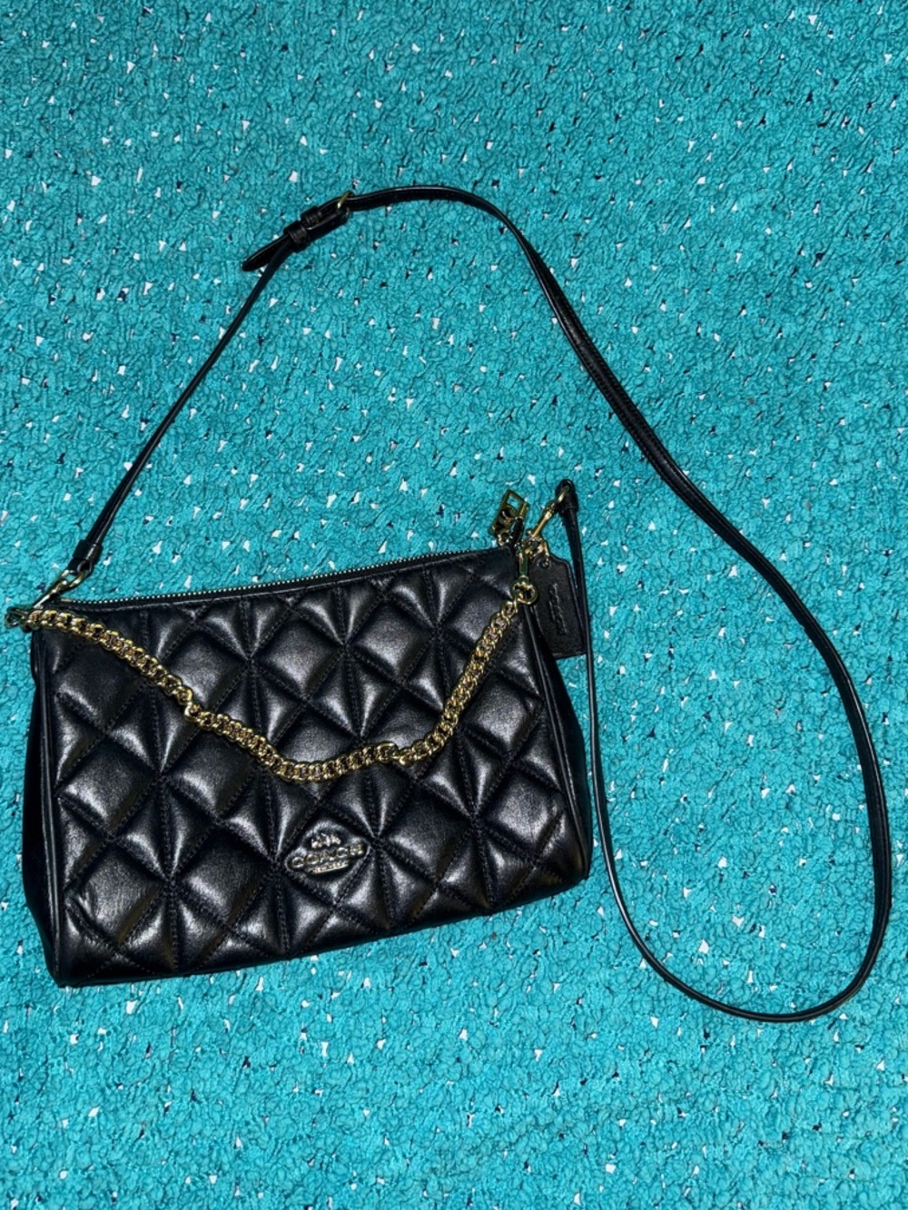 Coach Carrie black quilted crossbody chain purse like new - Picture 3 of 12